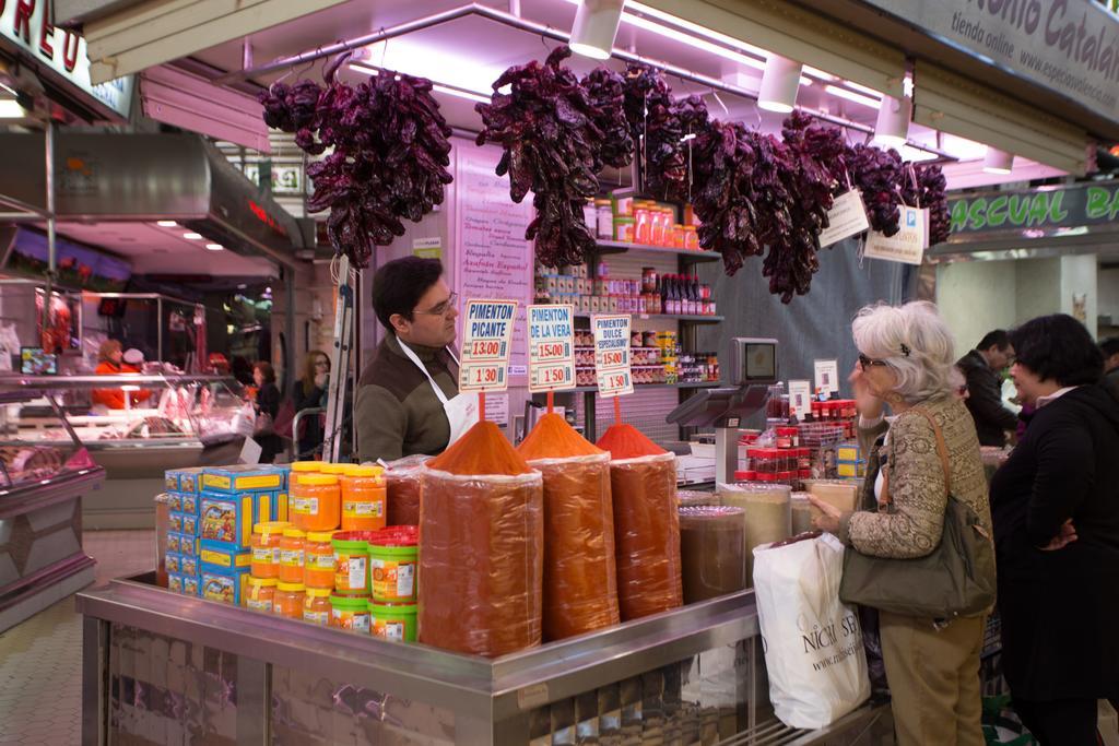 Ttdssa Vlc Ramellets Street Central Market Valencia Eksteriør billede